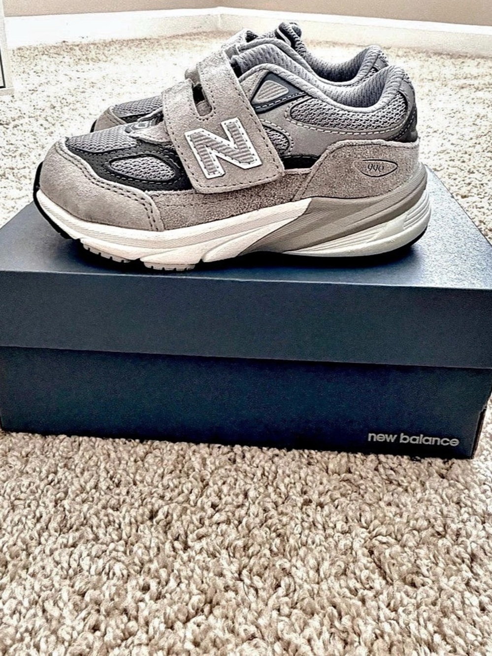 Kids New Balance 990v6 Hook and Loop Gray Size 7 X-Wide